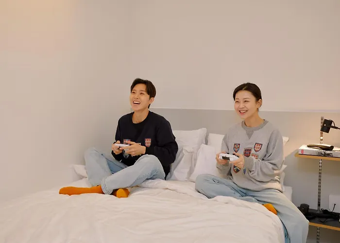 Aank Sinchon Hotel