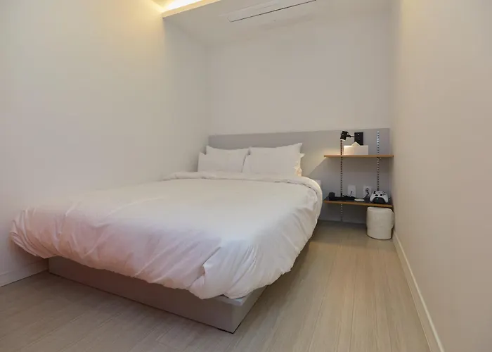 Aank Sinchon Hotel