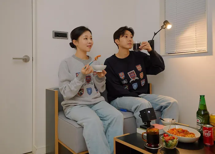 Anook Sinchon Hotel