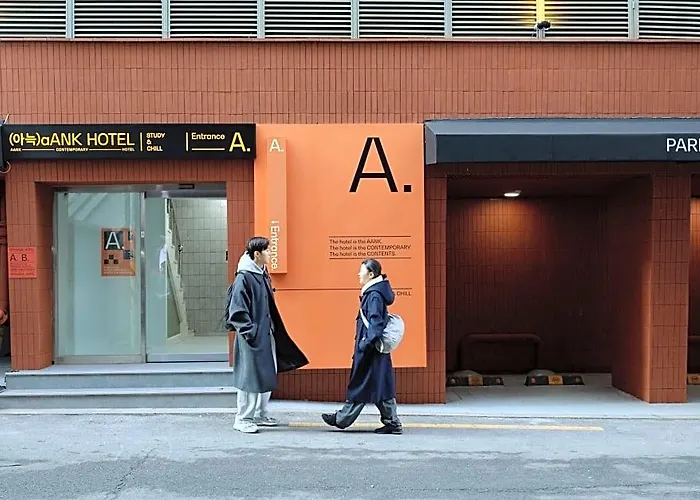 Aank Sinchon Hotel *